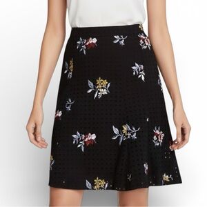 Ann Taylor Floral Eyelet A-Line Skirt NWT Size 2 Spring Summer